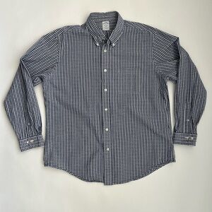 Brooks Brothers men’s navy/white seersucker gingham shirt